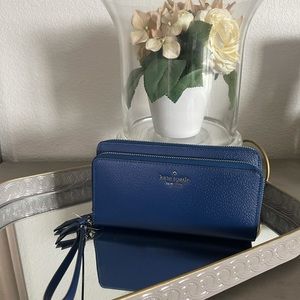 *NWT*  Kate Spade Large Carryall Wristlet